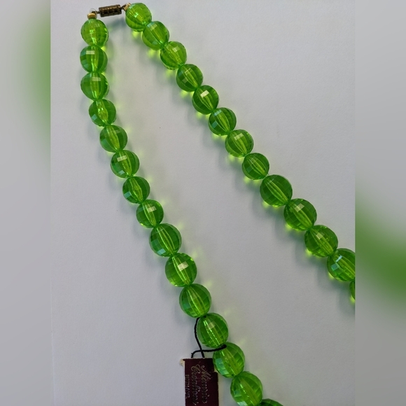 NOS NWT FIFTH AVE. GORGEOUS GREEN FACETED NECKLACE - Picture 5 of 12